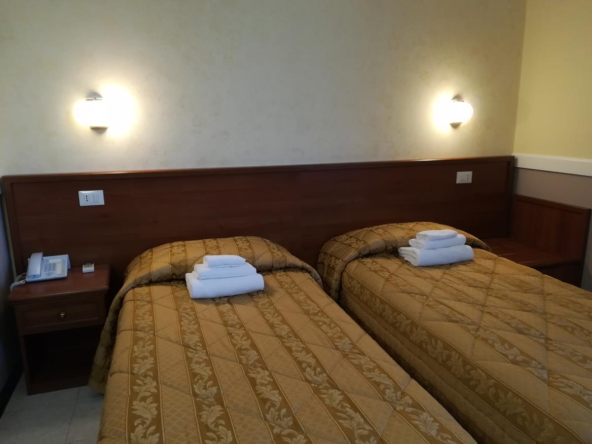 Triple Room,520547244:JPEG